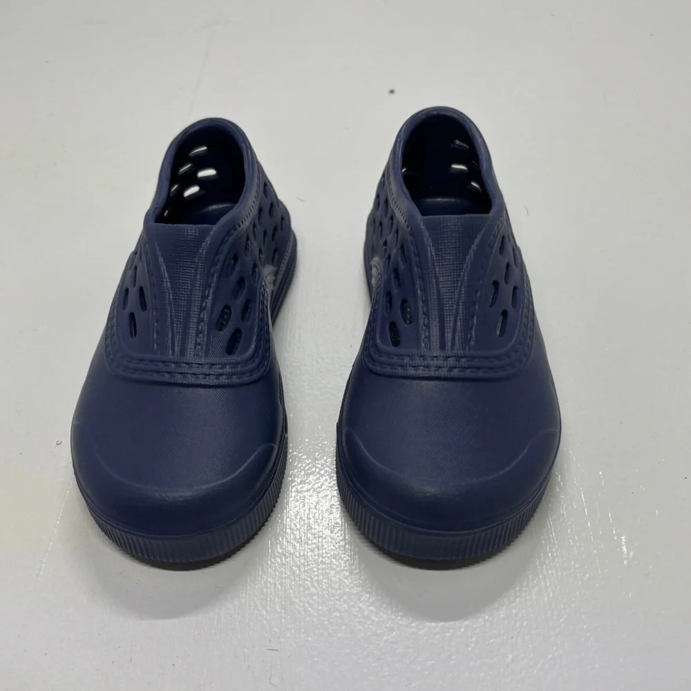 OshKosh B’gosh Raye Kids Clogs Water Shoes Blue Slip On Size 6 Lightweight